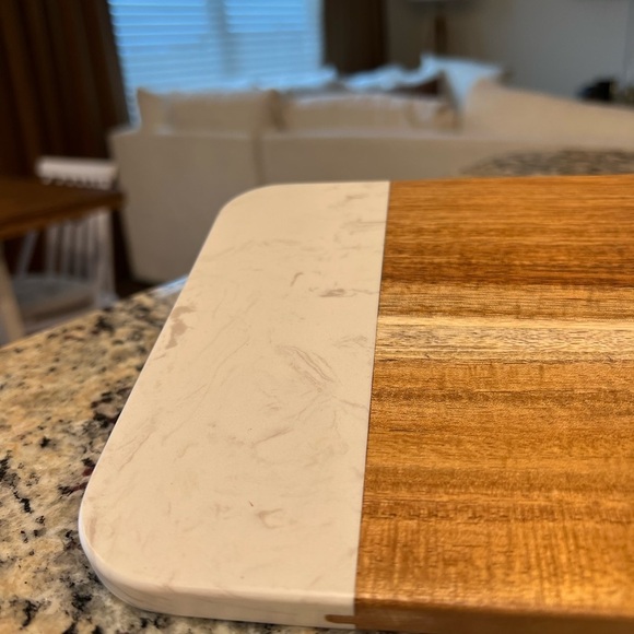 Young Living Exclusive Wood and Marble Charcuterie Cutting Board - Picture 3 of 6